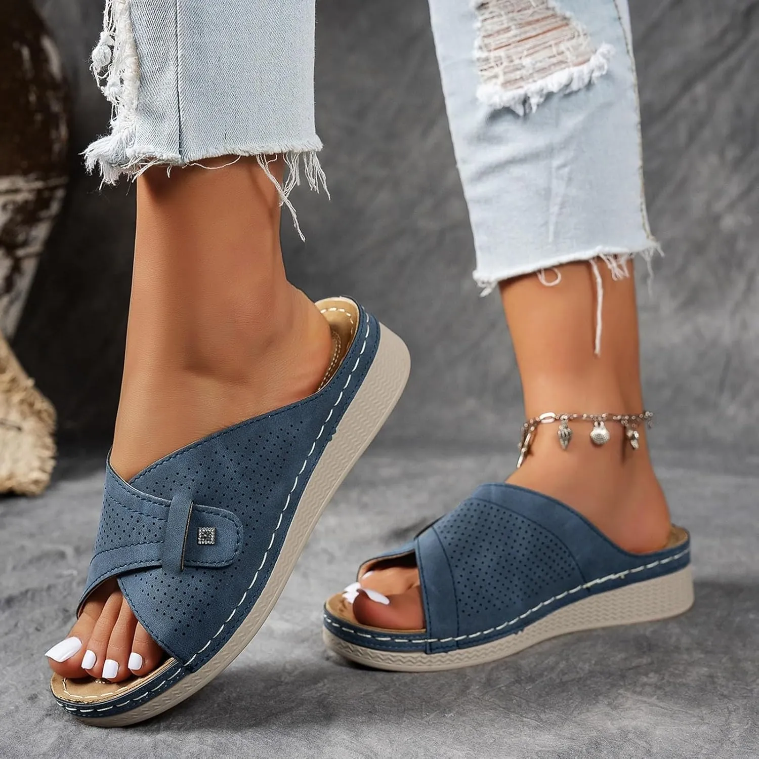 Stylish Women's Sandals Comfortable Summer Slip-On Platform Footwear for Daily Wear Beach Travel Date Outfits